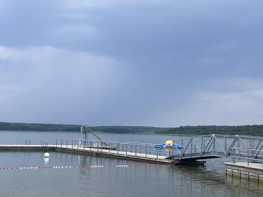 Gemuetliches Holzhaus Am See Warin Buitenkant foto